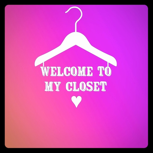 Welcome to poshmark👗🕶👠👜👛... - Picture 1 of 1